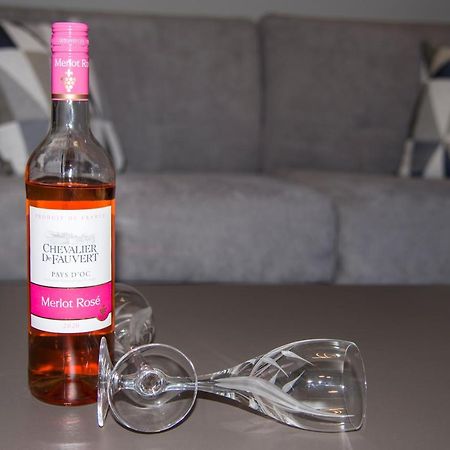 Rena'S Luxury Apartment With Free Private Parking Hriszí Aktí Haniá Kültér fotó